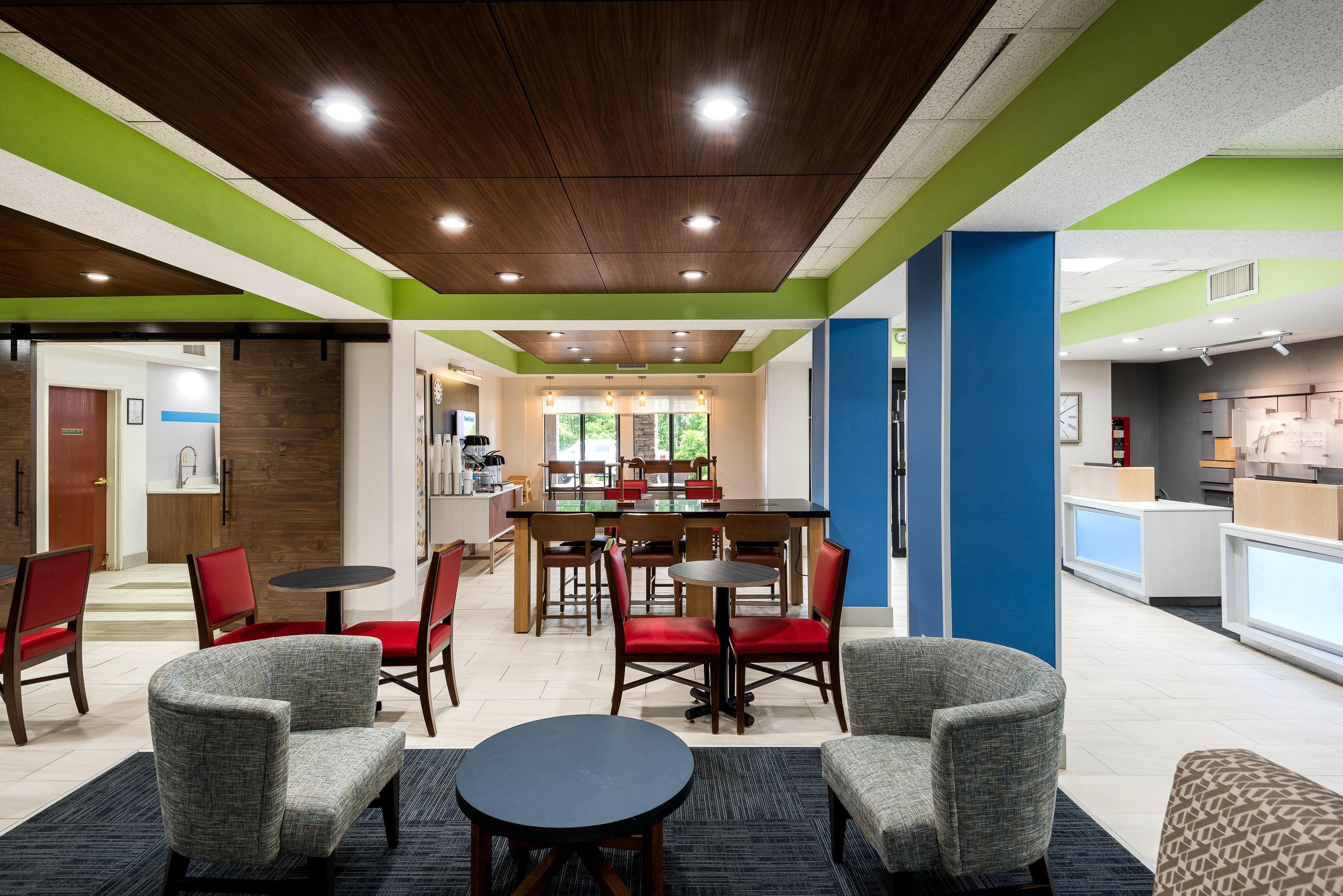 Holiday Inn Express Hillsville By Ihg Exterior foto